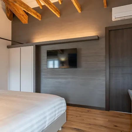 4 Elements - Italian Apartment